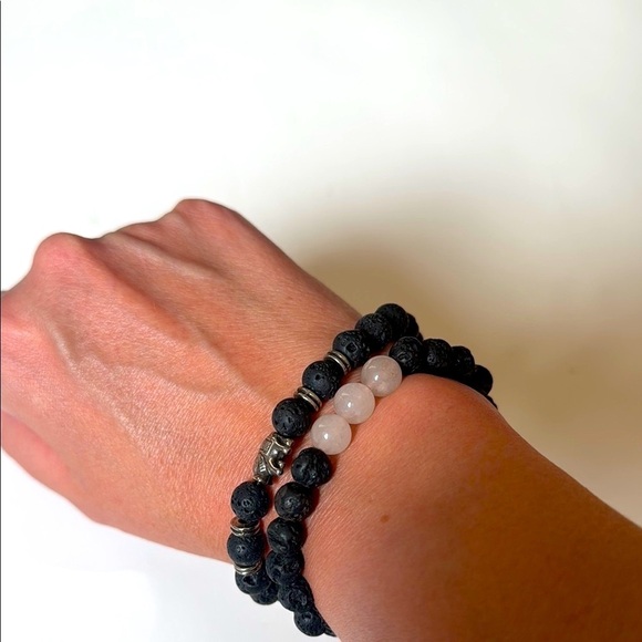 Black pumice / lava rock and White Beaded Bracelet Set with Elephant charm - Picture 1 of 6